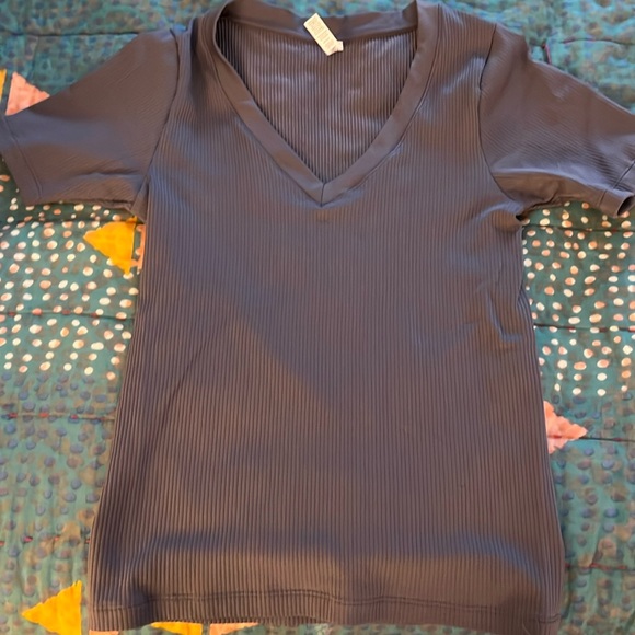 Athleta Tops - Athleta Renew short sleeve seamless  rib top xs in a slate blue